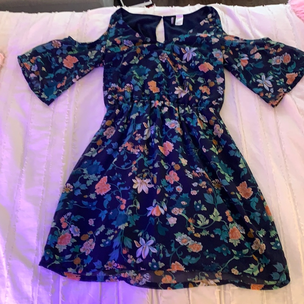 Divided by H&M Cold Shoulder Floral Dress Size Medium